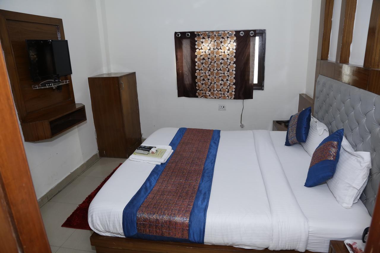Vishal Hotel By Comfort Rooms Nuova Delhi Esterno foto