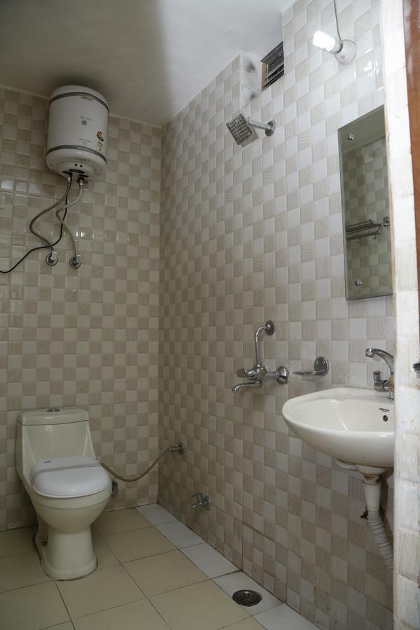 Vishal Hotel By Comfort Rooms Nuova Delhi Esterno foto