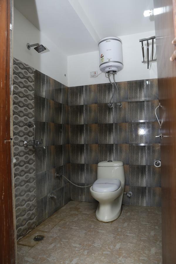 Vishal Hotel By Comfort Rooms Nuova Delhi Esterno foto