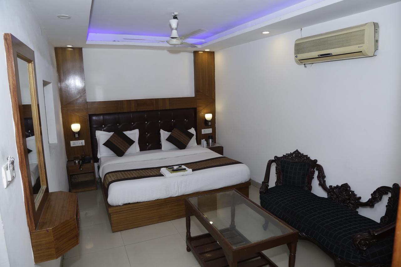 Vishal Hotel By Comfort Rooms Nuova Delhi Esterno foto