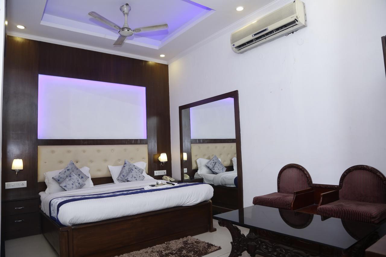 Vishal Hotel By Comfort Rooms Nuova Delhi Esterno foto