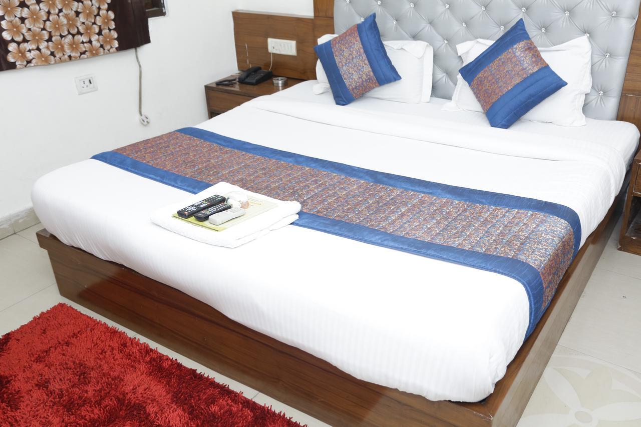 Vishal Hotel By Comfort Rooms Nuova Delhi Esterno foto
