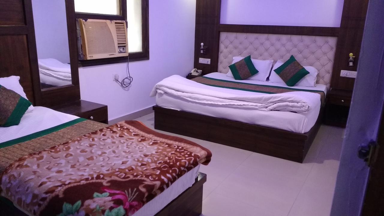 Vishal Hotel By Comfort Rooms Nuova Delhi Esterno foto